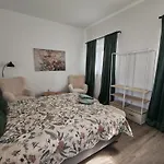 Apartament Modernes Zentrales Hideaway In Der Alten Post